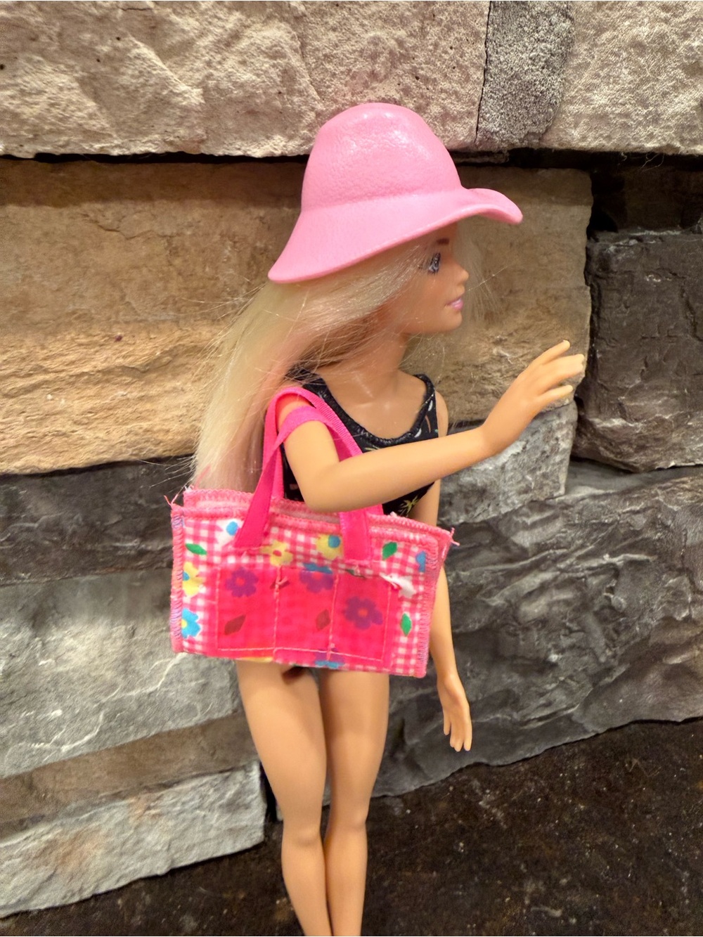 Barbie Vinatge pink beach hat & bag